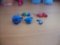 Anillos, pendientes de alambre